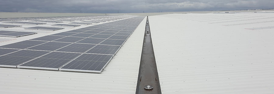  siphonic gutter on an industrial roof.